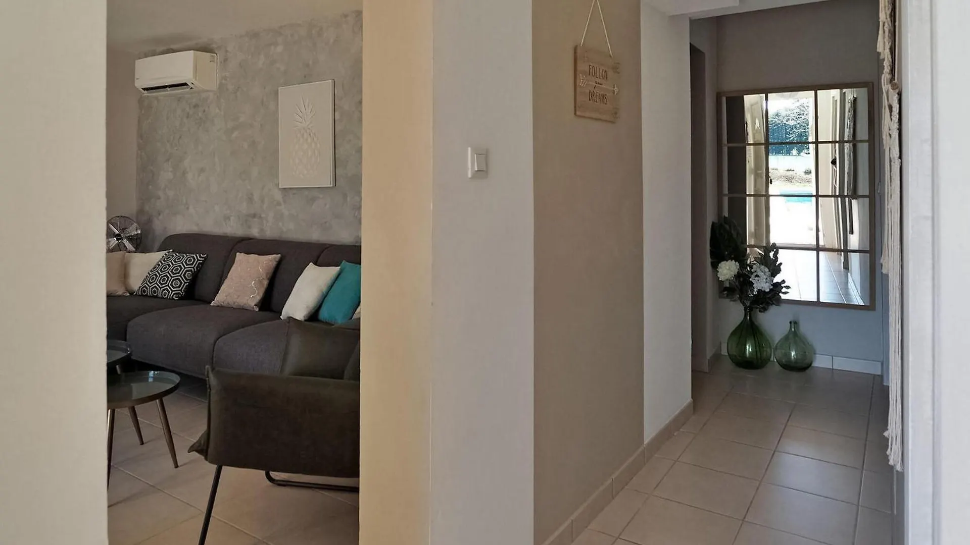 Mancareste Paradou Holiday home