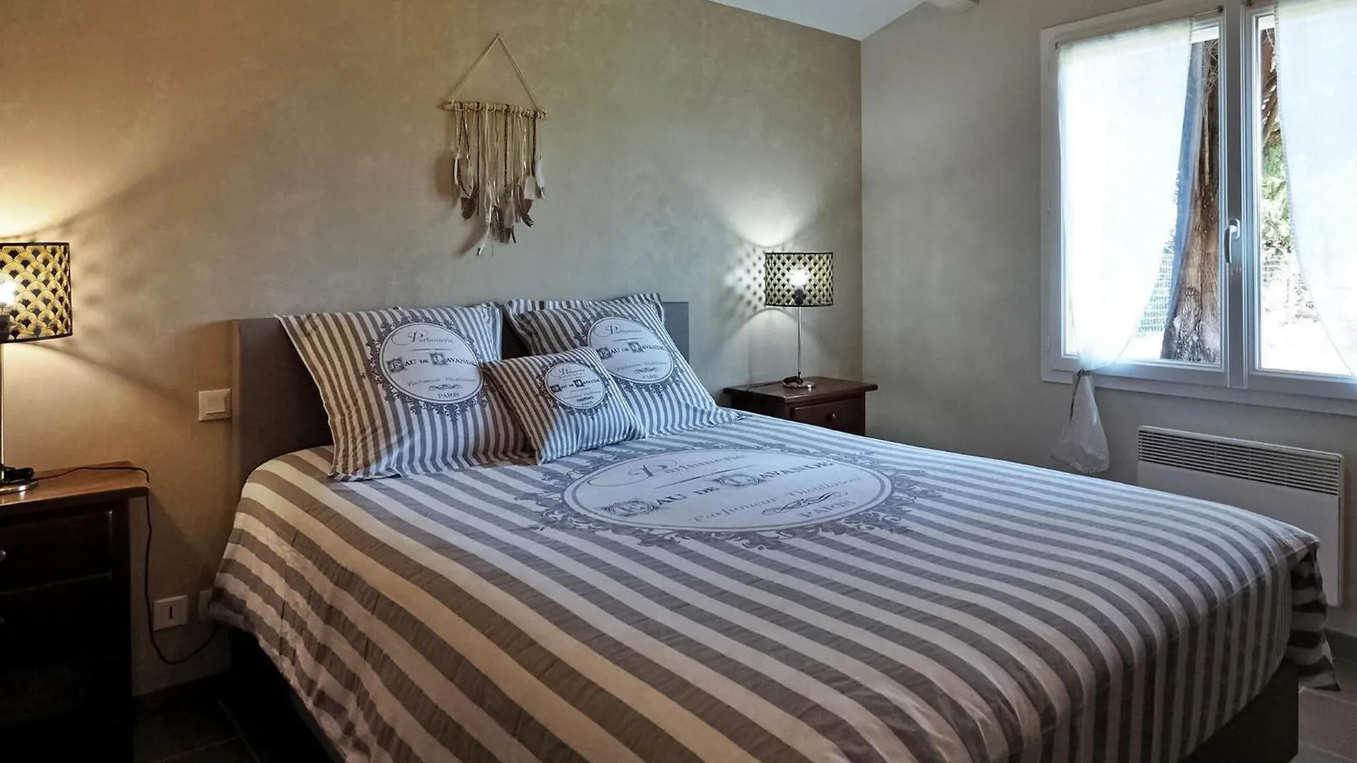 Mancareste Paradou Holiday home